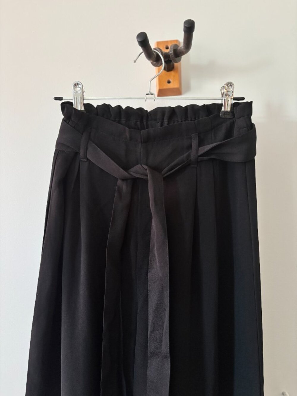 NWOT • Stradivarius • paperbag tie waist cropped wide leg pants - Picture 3 of 10